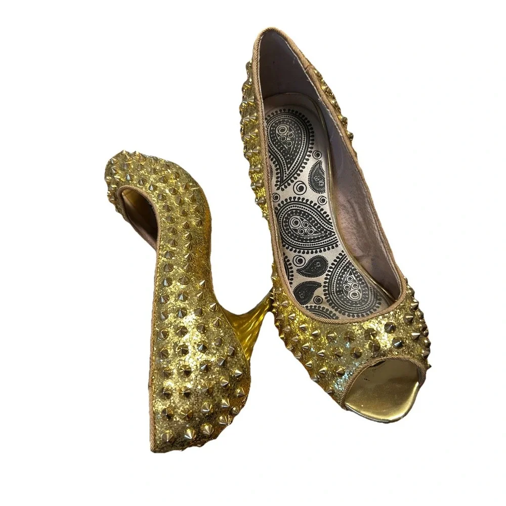 Betsey Johnson Gold Glitter Spike Pump High Heels 8M Ellina Leather Shoes Vtg